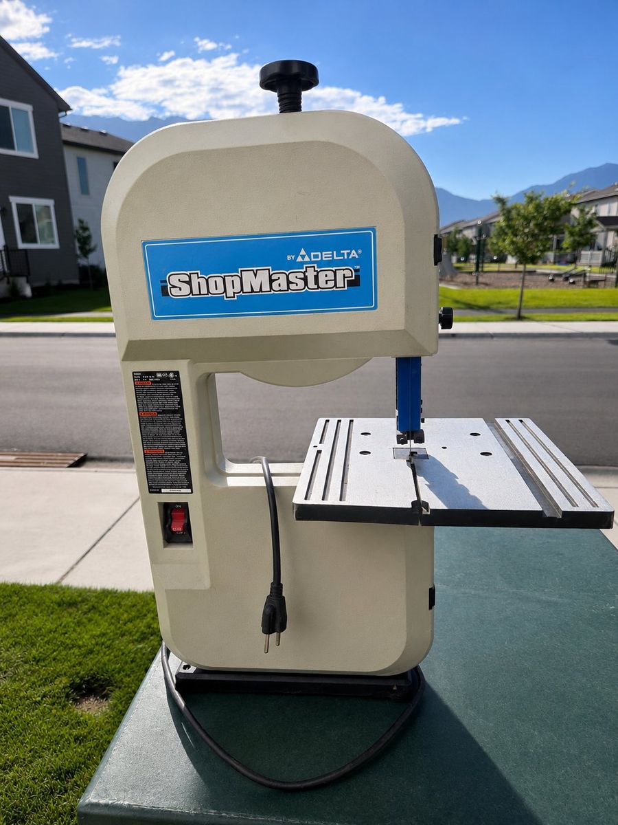 Delta ShopMaster 9" Band Saw with Stand - Model 28-150 - Good Condition