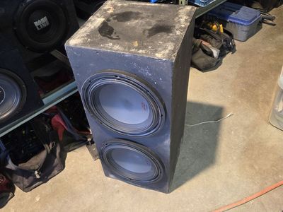 Alpine R subs with box