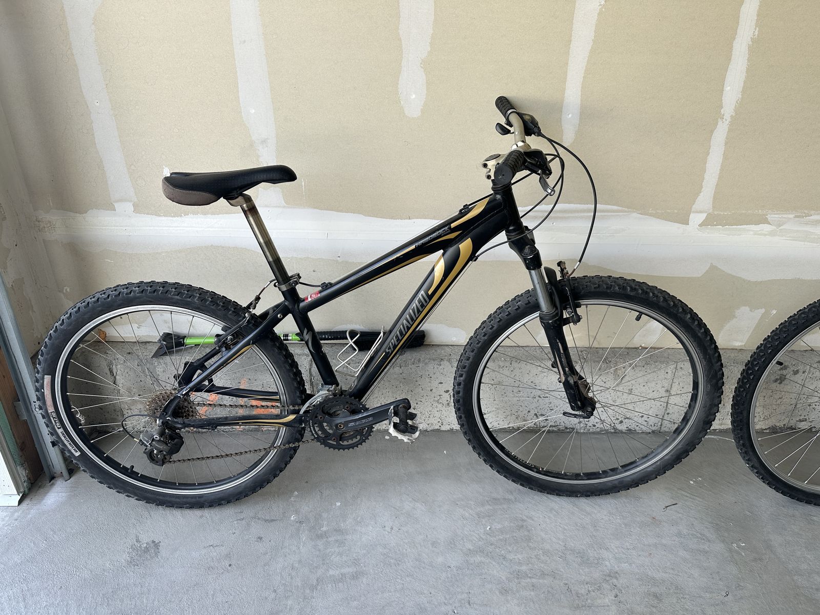 26'' Specialized Hardrock  sport Aluminiun Bike