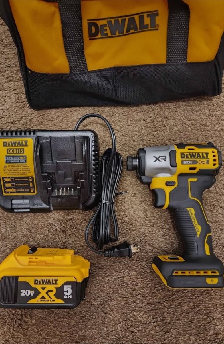 New Dewalt 20V MAX XR 1/4in. 3-Speed Impact Kit