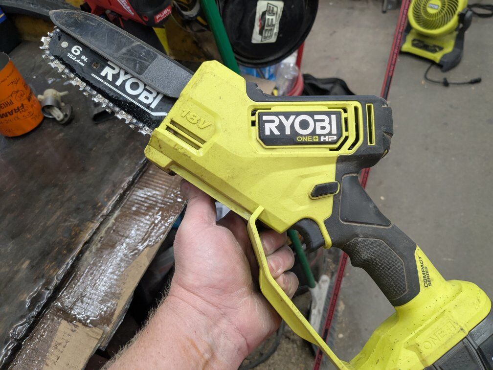 Ryobi 18v cordless chainsaw battery powered 18volt