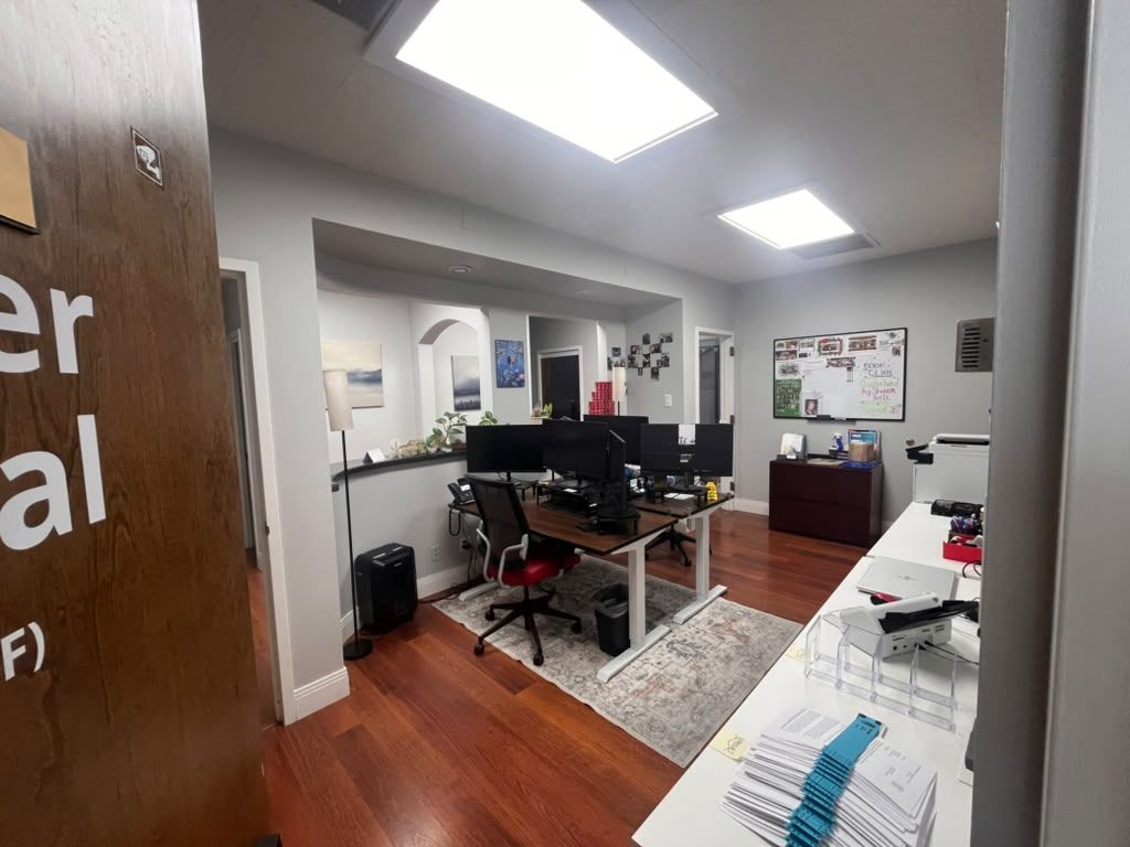Main image 6