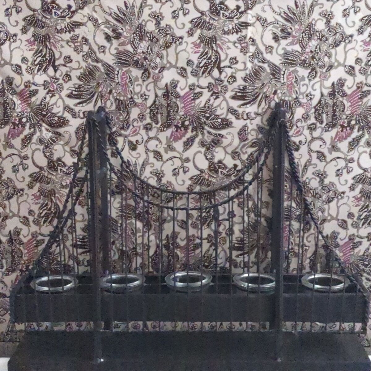 Bridge 5 candle tabletop votive holder