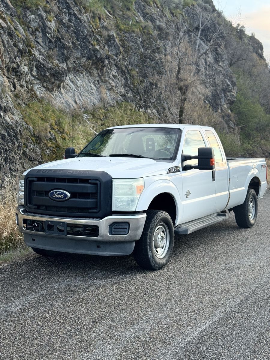 2011 FORD F250 SUPER DUTY XL
