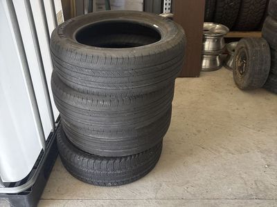 P235/60R18