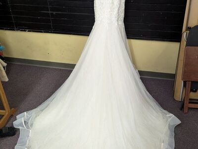 Maggie Sottero Lace Sweetheart Wedding Dress Sz 6