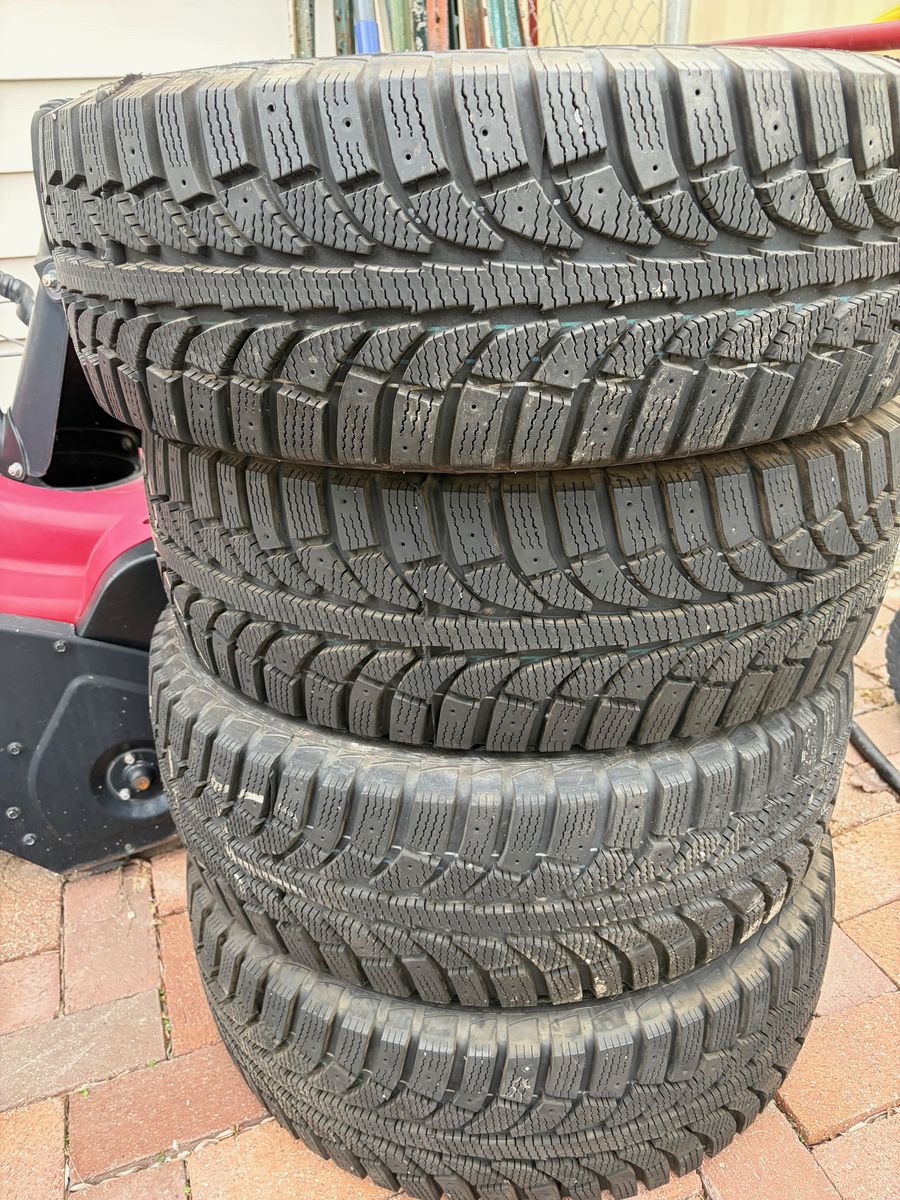 Set of 4 tires 225/60/R16