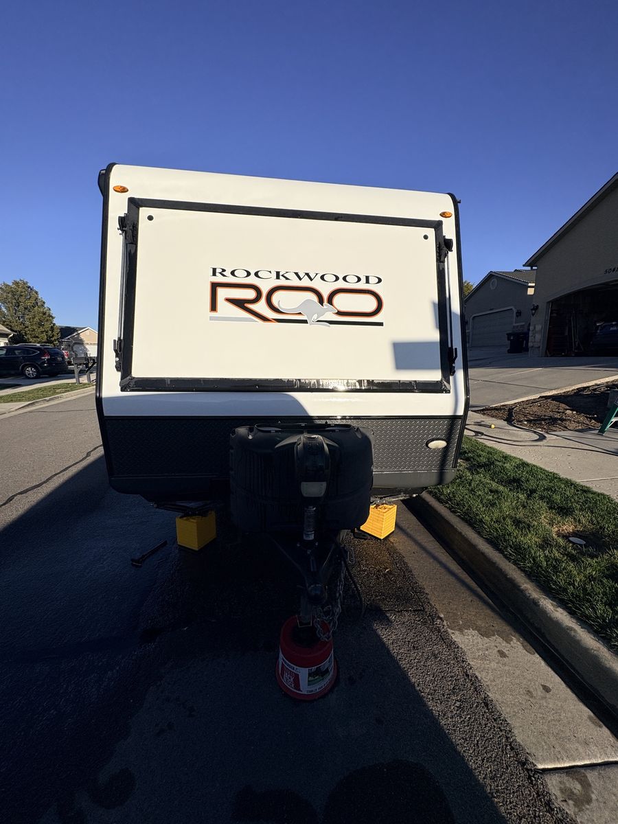 Rockwood Roo 233S