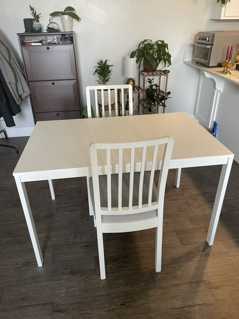 Extendable Kitchen Table With 2 Chairs