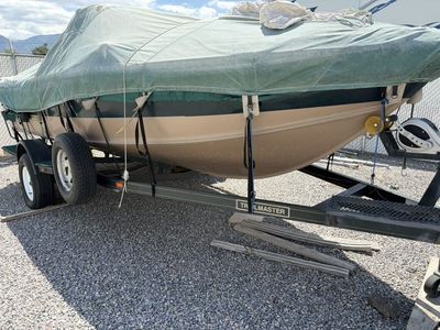 1998 Lund Runabout Tyee Fishing Boat