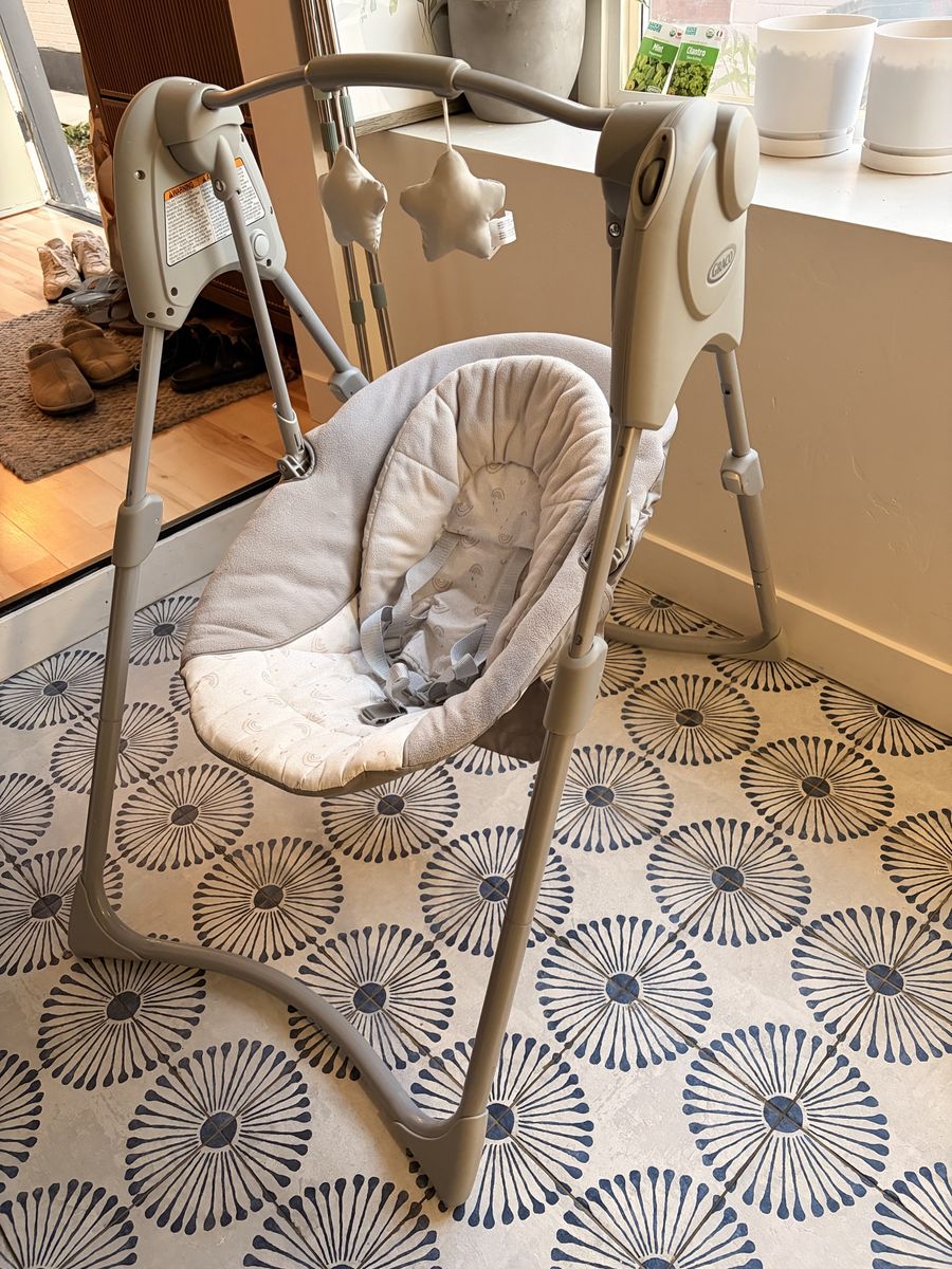 Graco baby swing