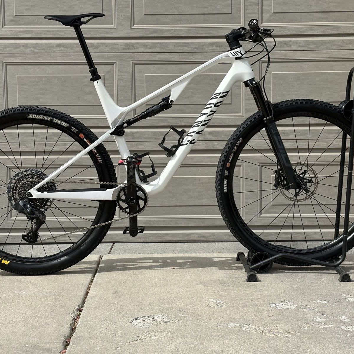 Canyon Lux CF SLX 9 Ltd