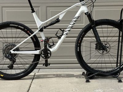 Canyon Lux CF SLX 9 Ltd