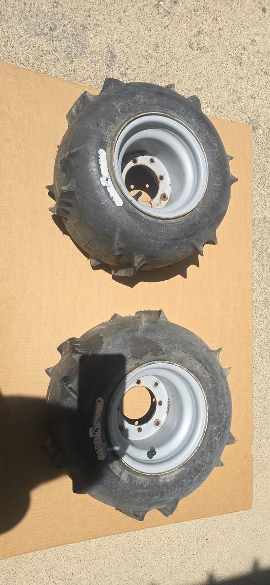 Set of 2 ATV paddle tires for sand