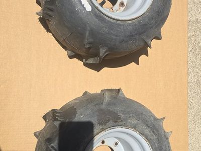 Set of 2 ATV paddle tires for sand