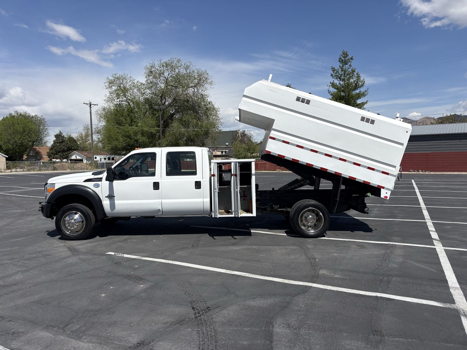 2015 Ford F-550 Crew Cab Chipper Dump Truck