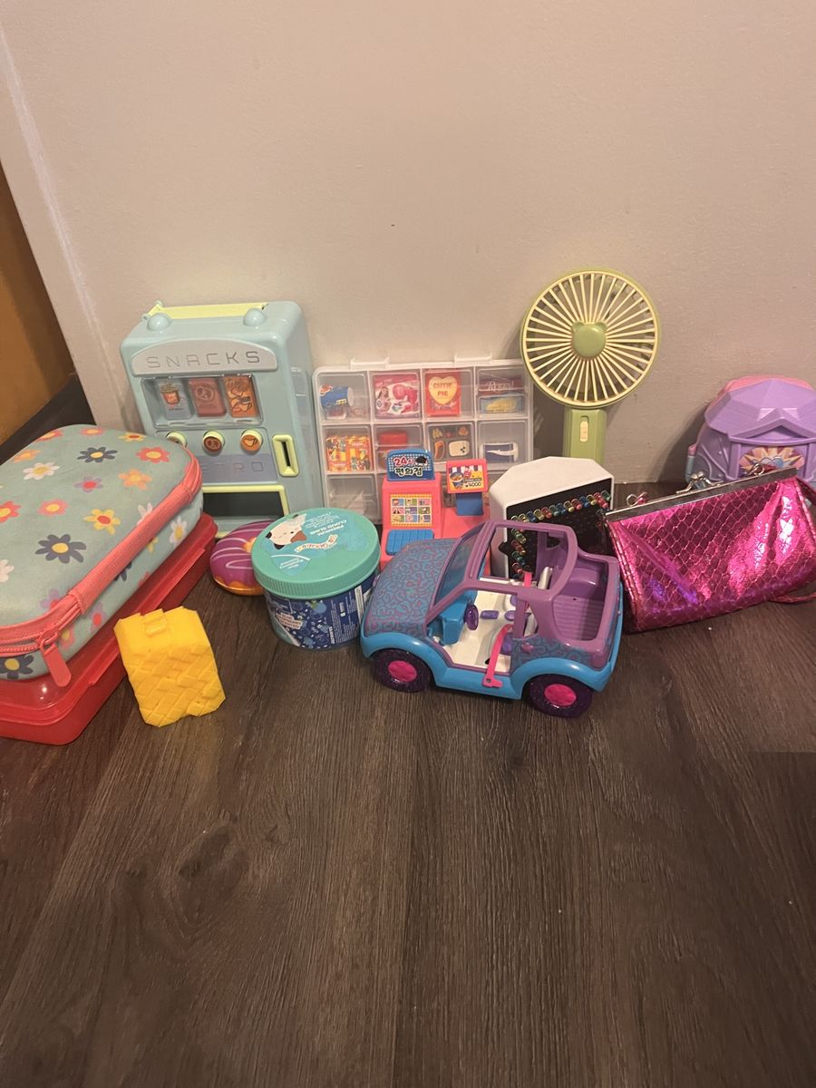 Mini Toy & Doll Accessory Bundle – Cash Register, Vending Machine, Mini Food Sets & More