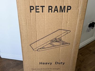 Heavy Duty Wooden Pet Ramp - Adjustable Height Dog & Cat Access Ladder for Furniture