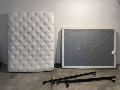 Queen mattress + frame + box spring