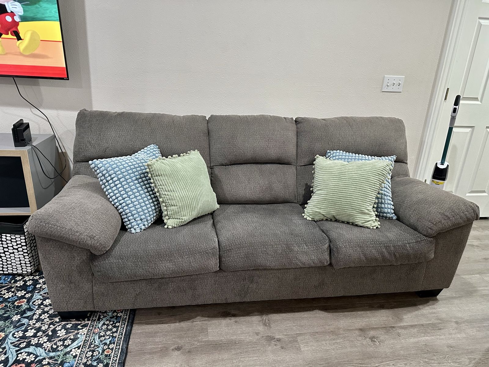 Gray sofa (90")