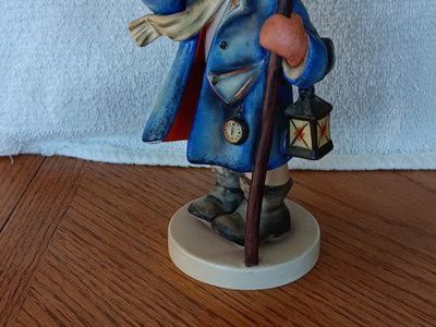 Hummel style figurine