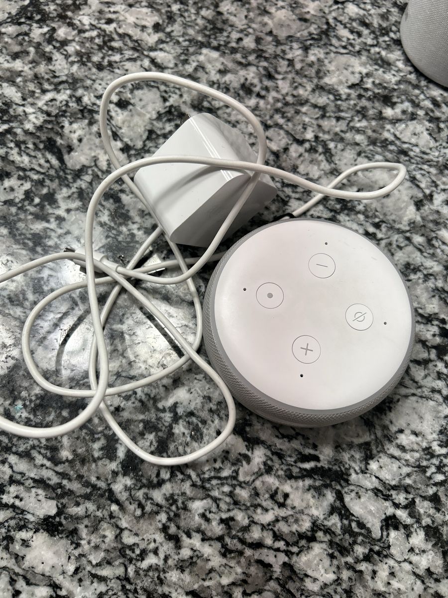 Amazon Echo Dot Smart Speaker White with Power Adapter