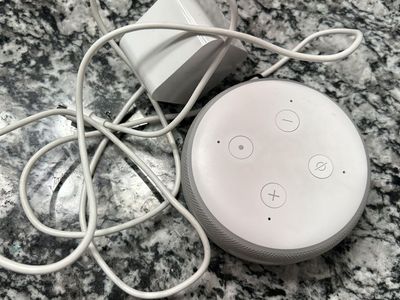 Amazon Echo Dot Smart Speaker White with Power Adapter