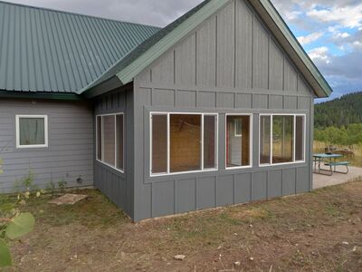 Handyman Work | Bathroom Upgrades | Window Screen Repair | Demolition | Water Damage Repair | and More!