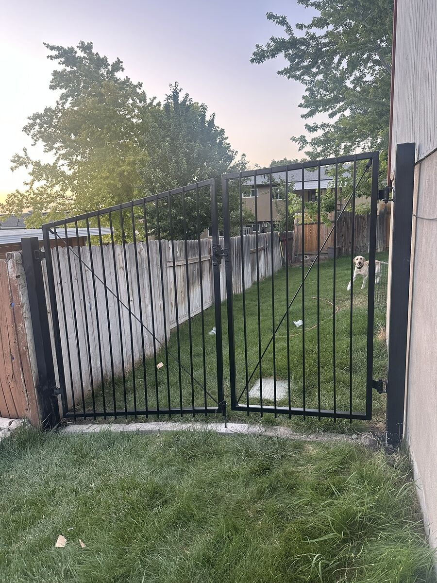 Custom Welding | Metal Gates | Metal Stairs | Custom Fabrication | Metal Handrails | Custom Signs