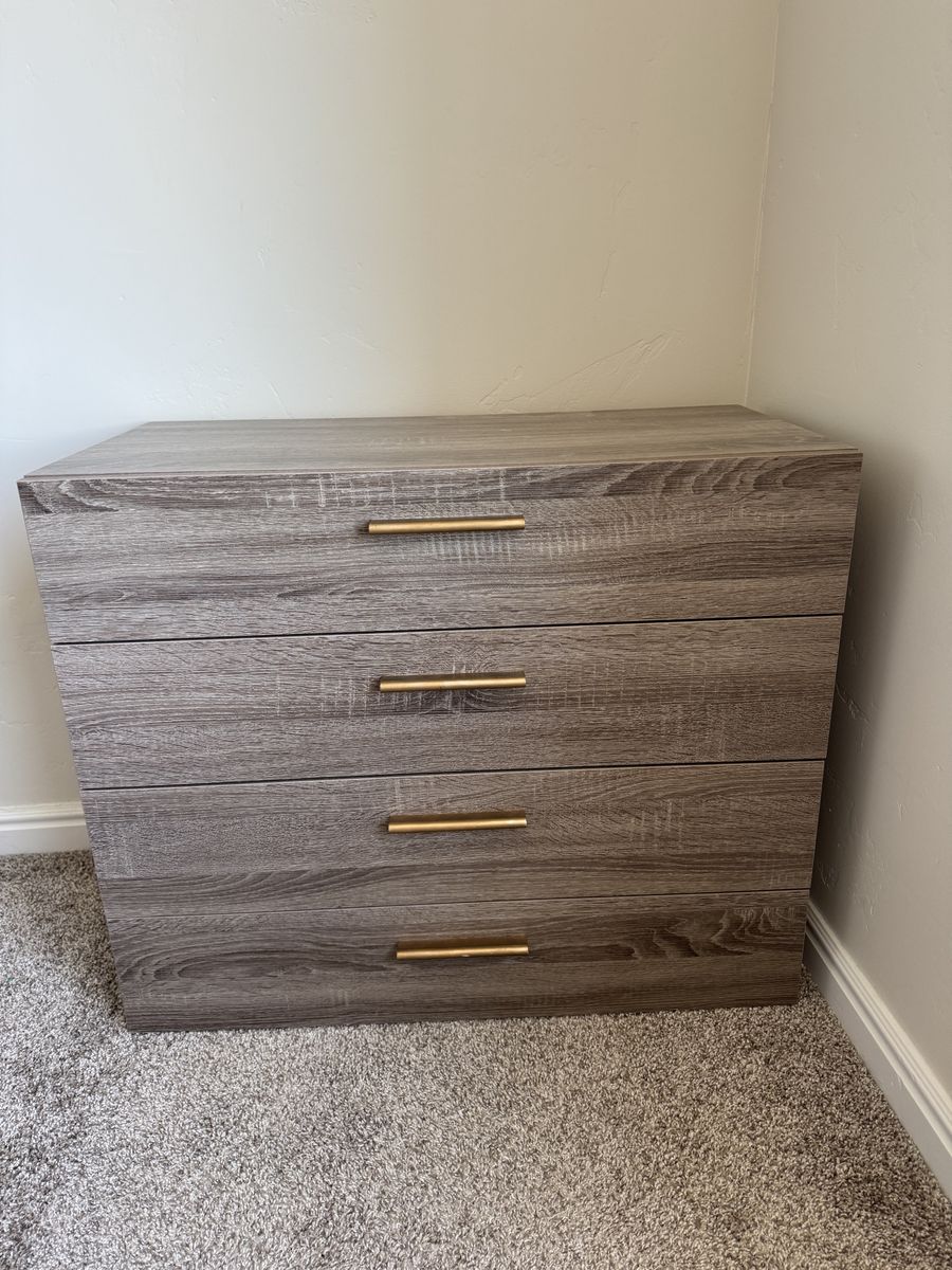 Dresser/Nightstand Set