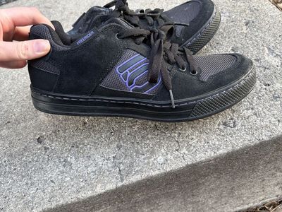 Womens 9.5 FiveTen Mounatin Bike