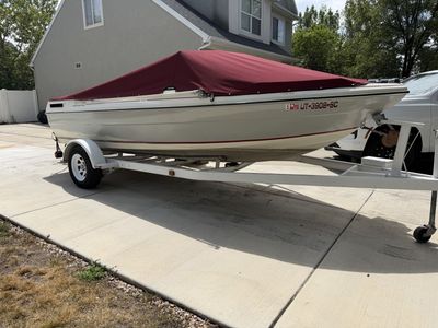 Four Winns Freedom 170 Speed Boat - 1985