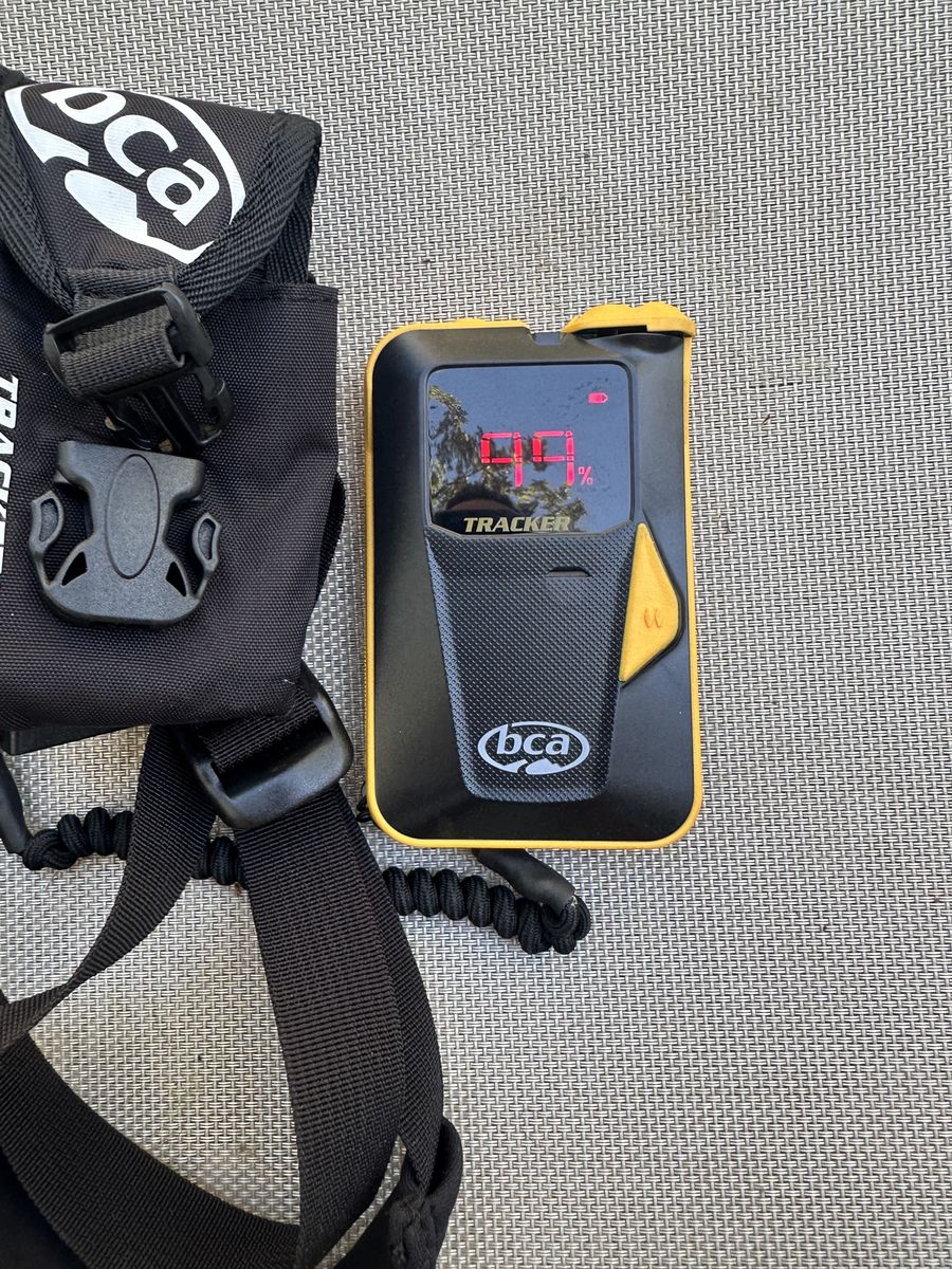Backcountry Access BCA Tracker 4 Avalanche transceiver Beacon with Harness and Lanyard ski snowmobile 