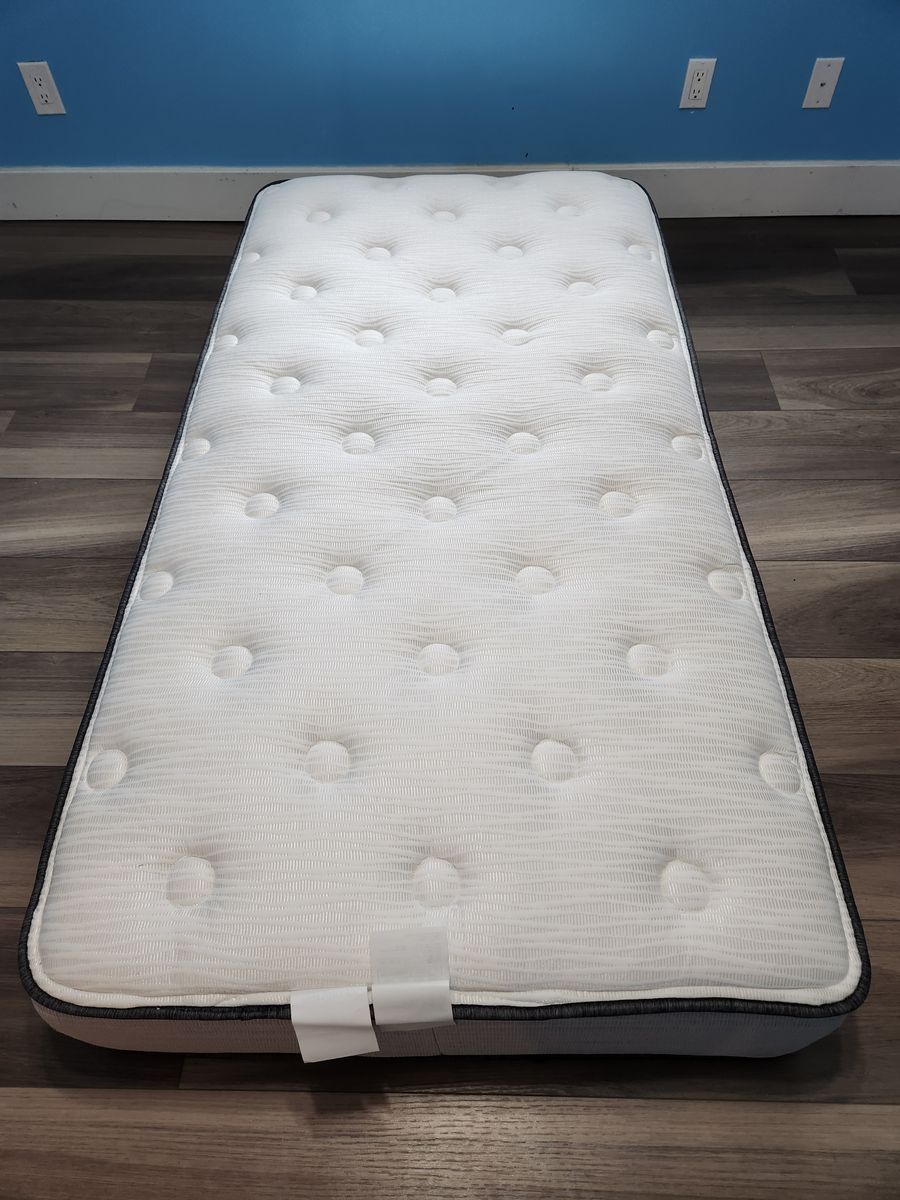 Beautyrest BR800 Medium Twin - FREE