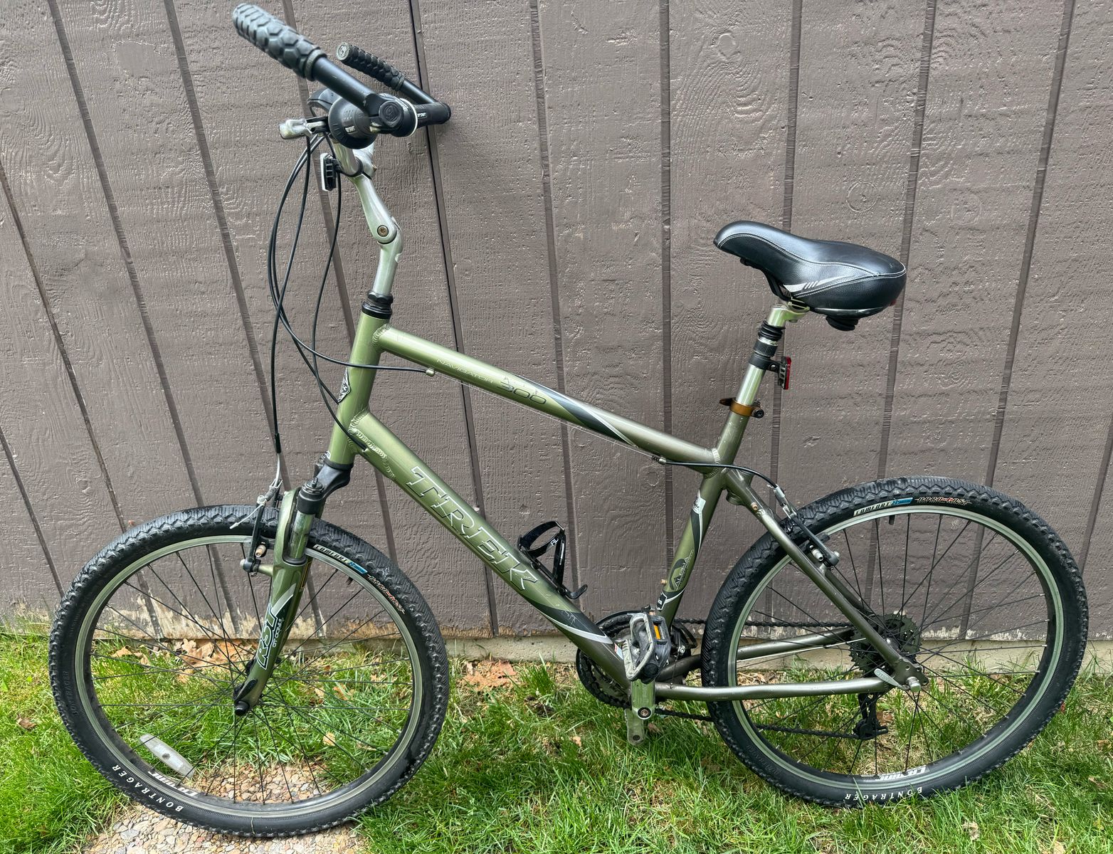 Trek Navigator 300 Comfort Hybrid Bike - Green
