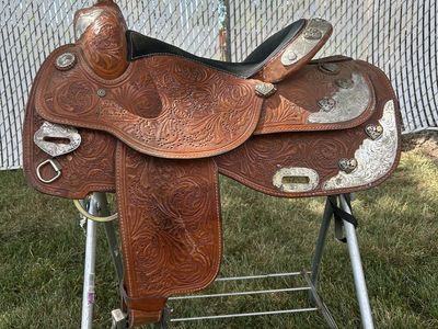 Show Saddle