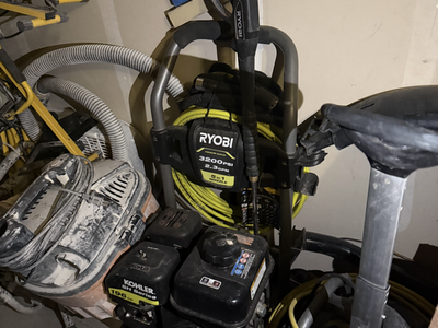 Ryobi RY803223VNM pressure washer features a robust 3200 PSI cleaning power driven by a 196cc Kohler SH Series engine.