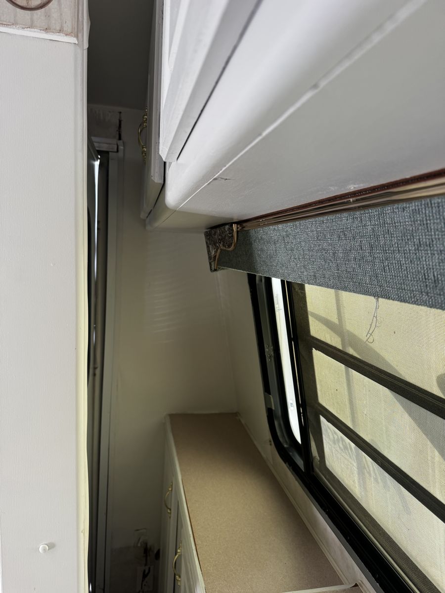 Main image 3