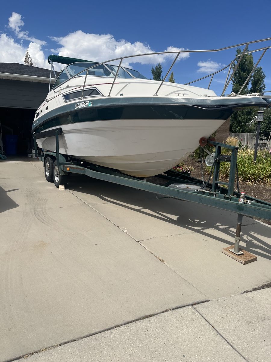 1986 Chaparral Signature 24 Cruiser Boat with Trailer