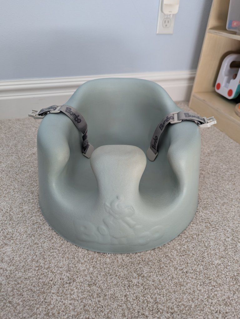 Bumbo floor seat
