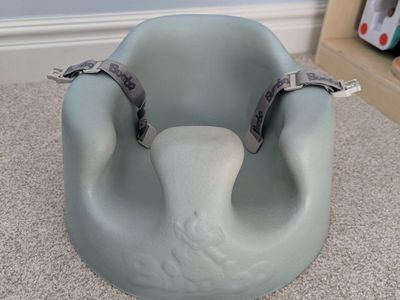 Bumbo floor seat