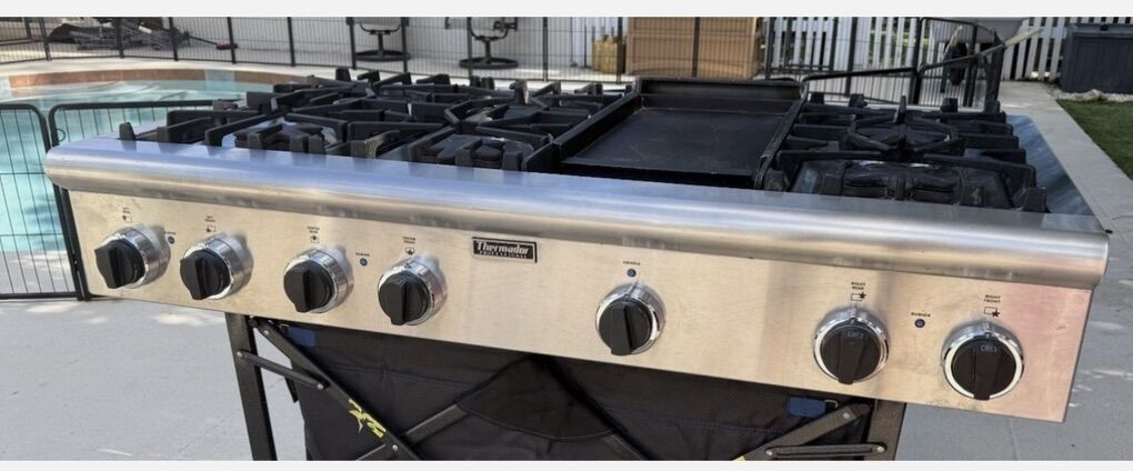 Thermador 48 Gas Cooktop