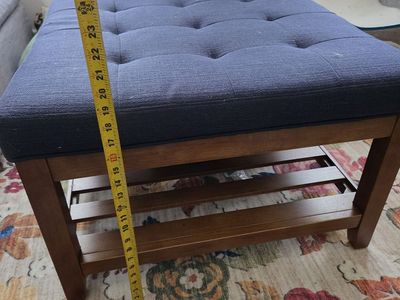 Tufted ottoman with storage