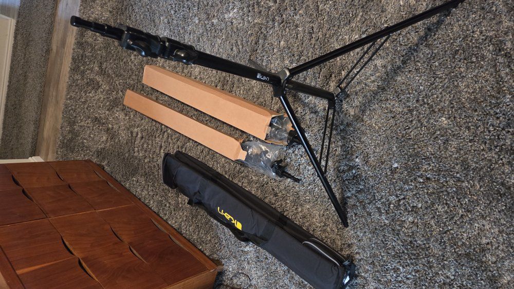 3 heavy duty 8' light stands NEW