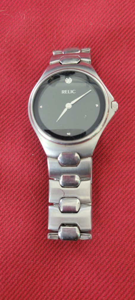 Relic by Fossil Women's Silver-Tone Analog Quartz Watch