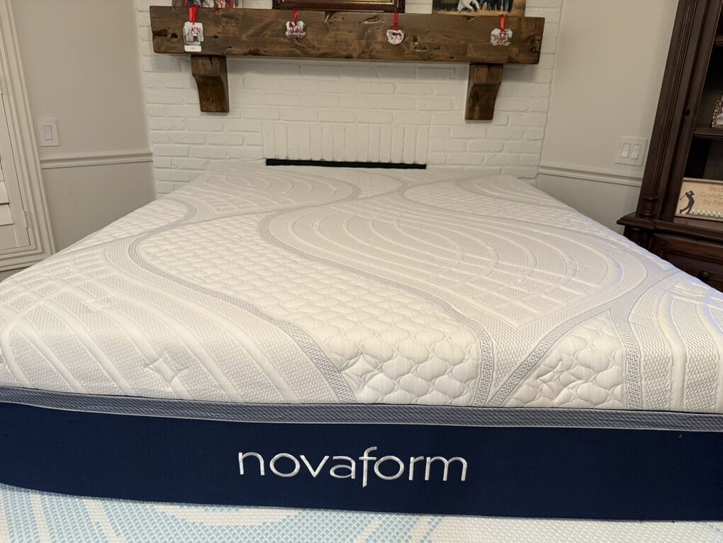 Good As new! Novaform Queen Mattress! Only $250