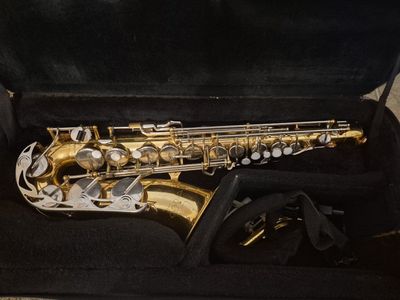 Vito (Yamaha) Alto Saxophone Sax with Warranty