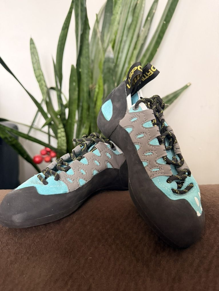 Womens Climbing Shoe Size 5 La sportiva