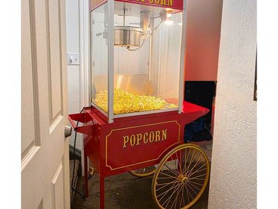 Full-Size Paragon Commercial Theater Popcorn Machine & Cart – Model TP-12 - Ready to Use