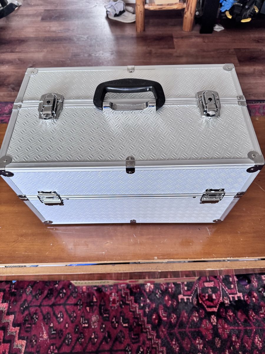 Silver Aluminum Diamond Plate Makeup Train Case Storage Box 17.8" x 10.4" x 10.9"